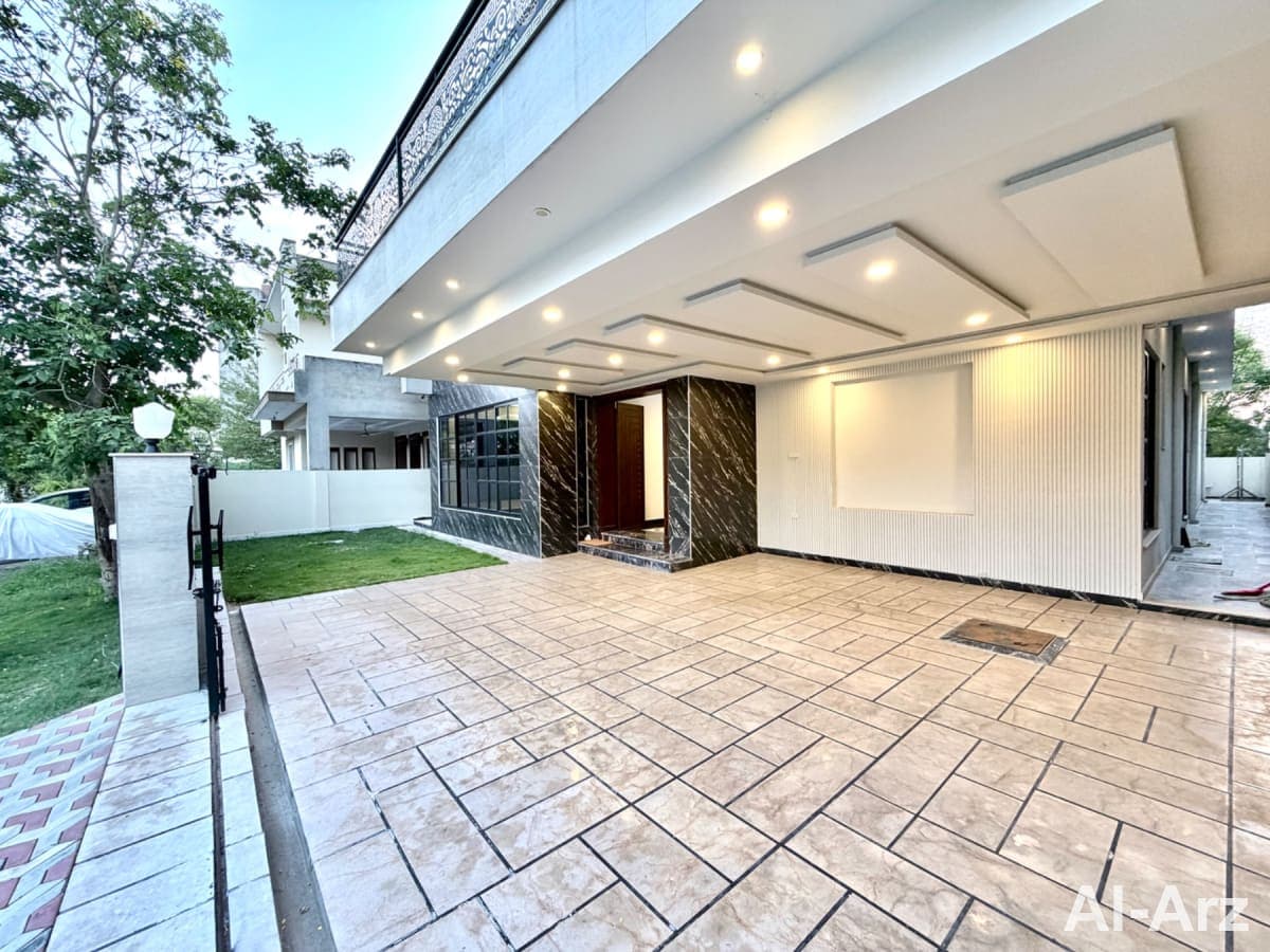 Brand new one kanal house for sale in lowest price — image 2