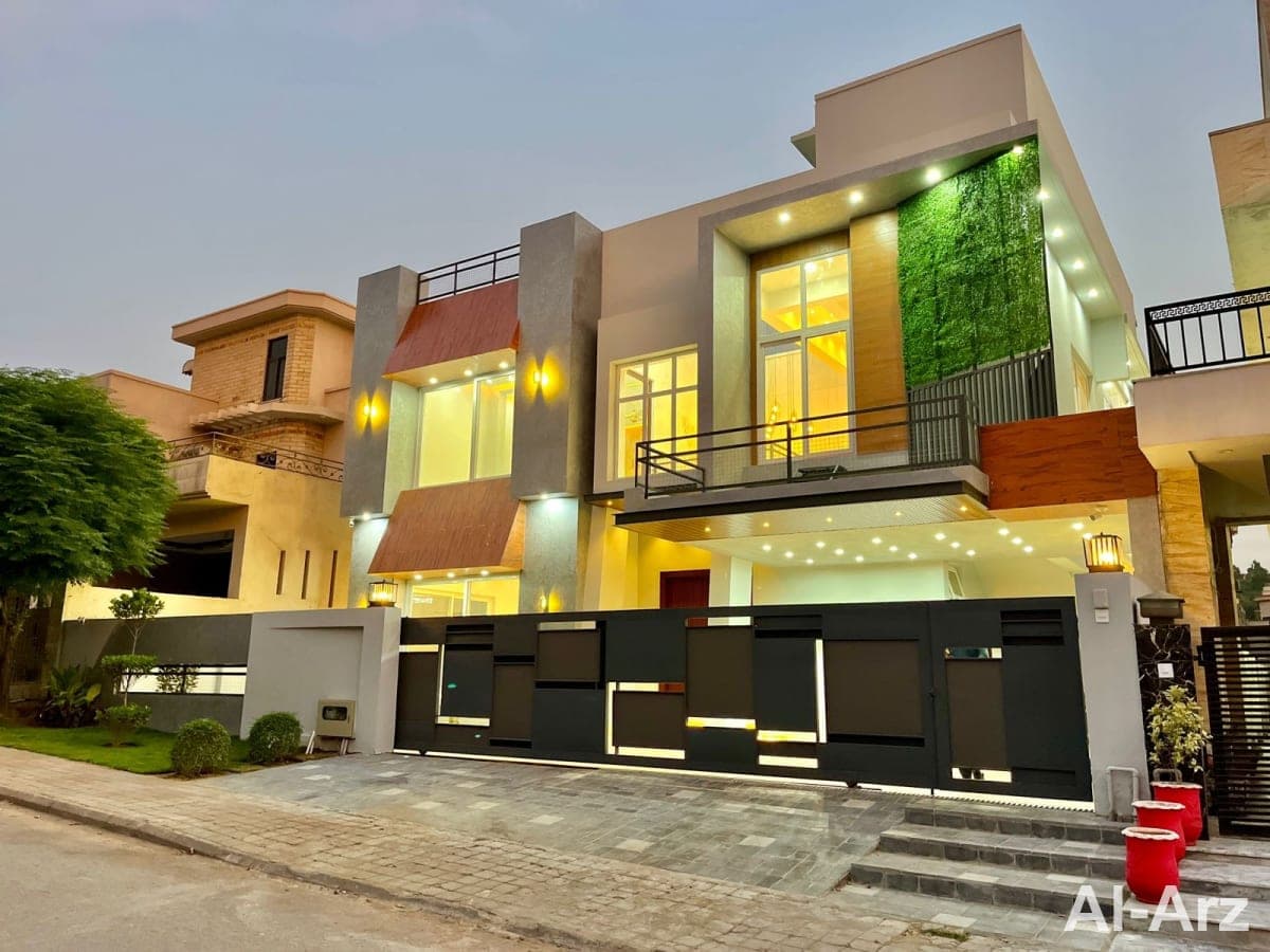 Modern double unit 7 bedrooms house for sale — image 2