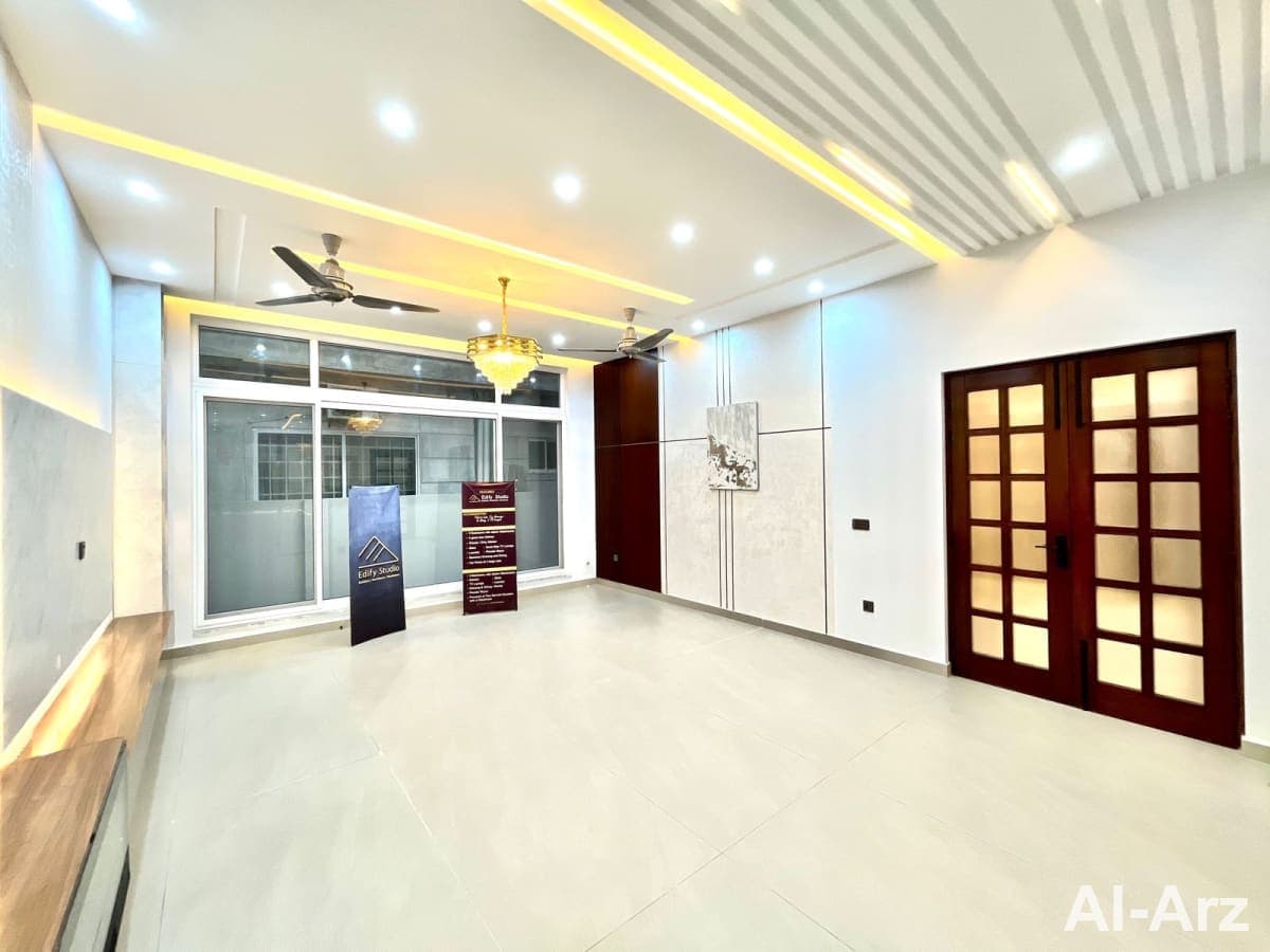 Modern double unit 7 bedrooms house for sale — image 7