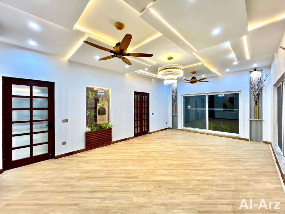 Modern double unit 7 bedrooms house for sale — image 4