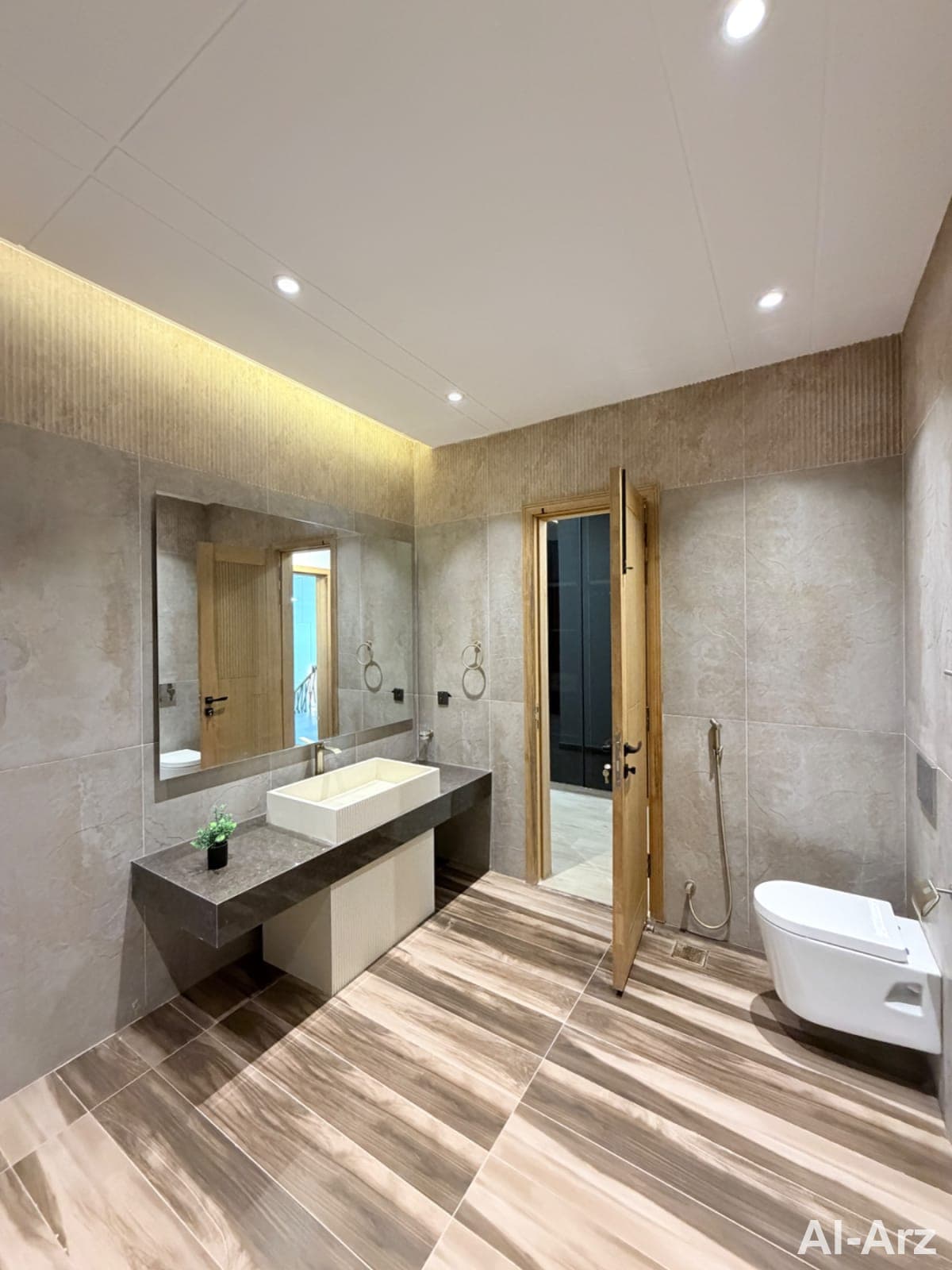 22 marla designer house for sale with 100 ft wide front — image 7
