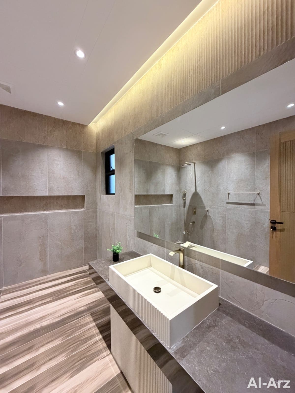 22 marla designer house for sale with 100 ft wide front — image 5