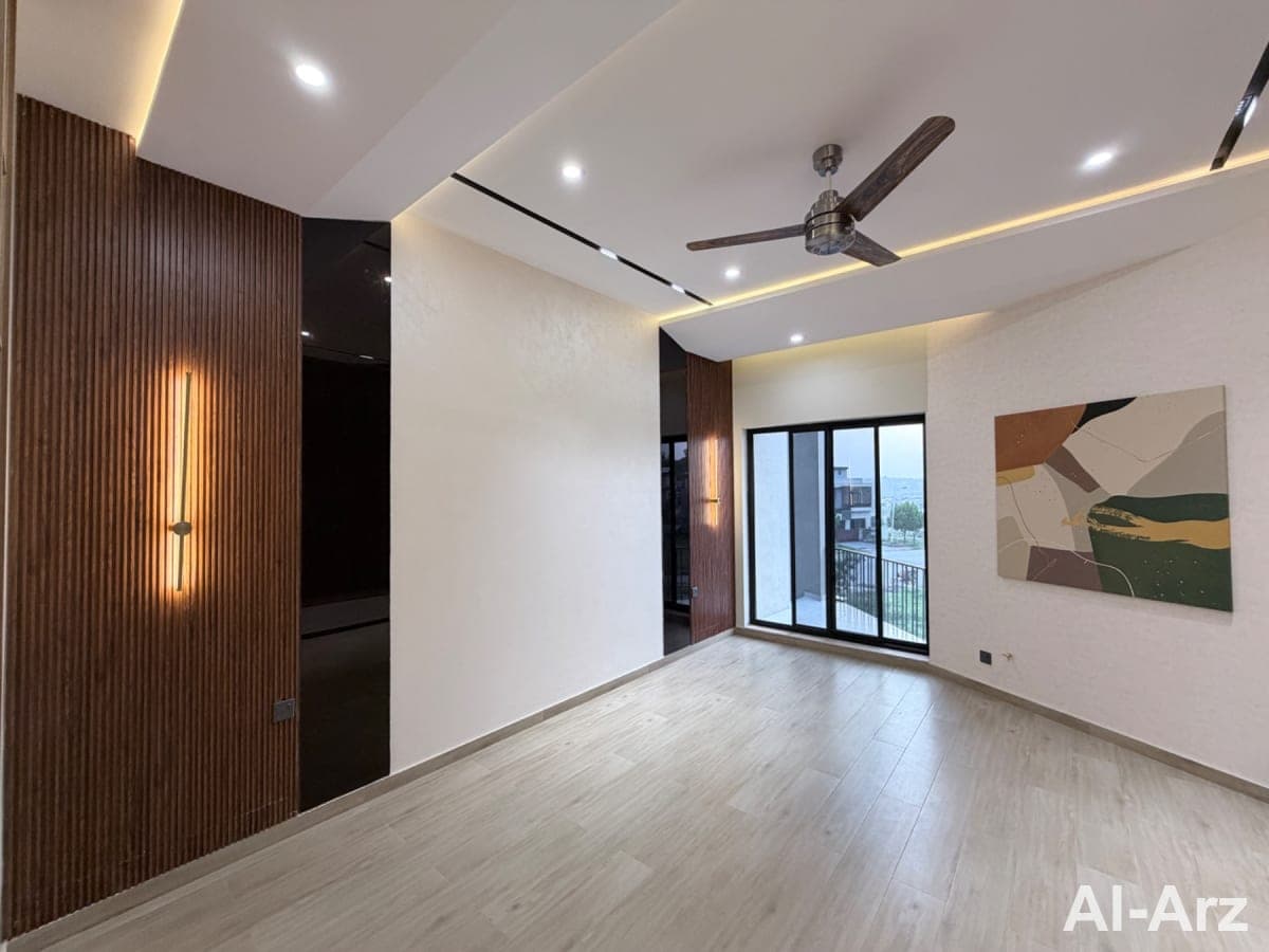 22 marla designer house for sale with 100 ft wide front — image 4