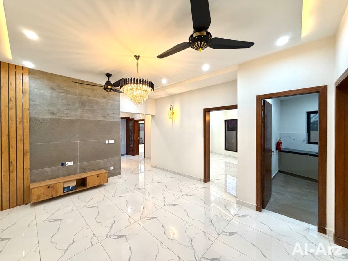 10 marla house for sale — image 7