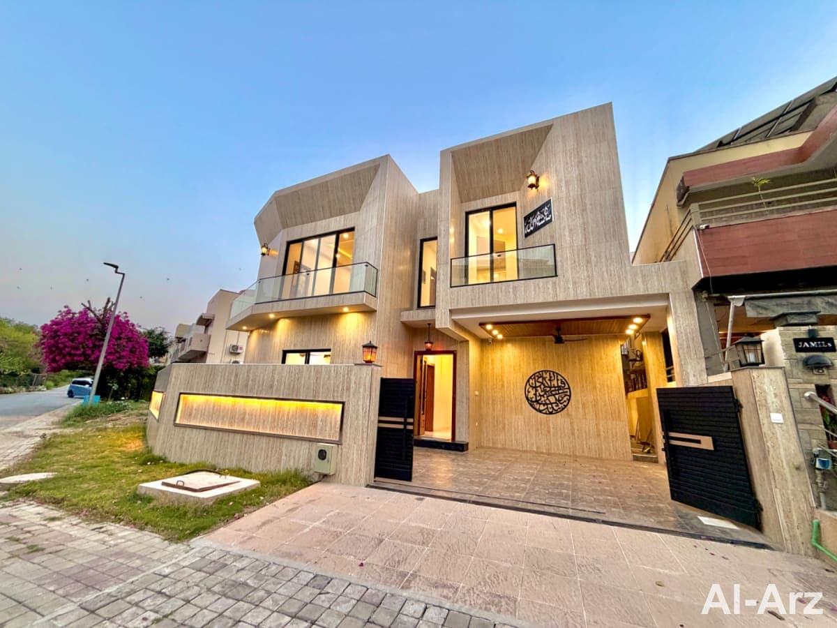 10 marla house for sale — image 1