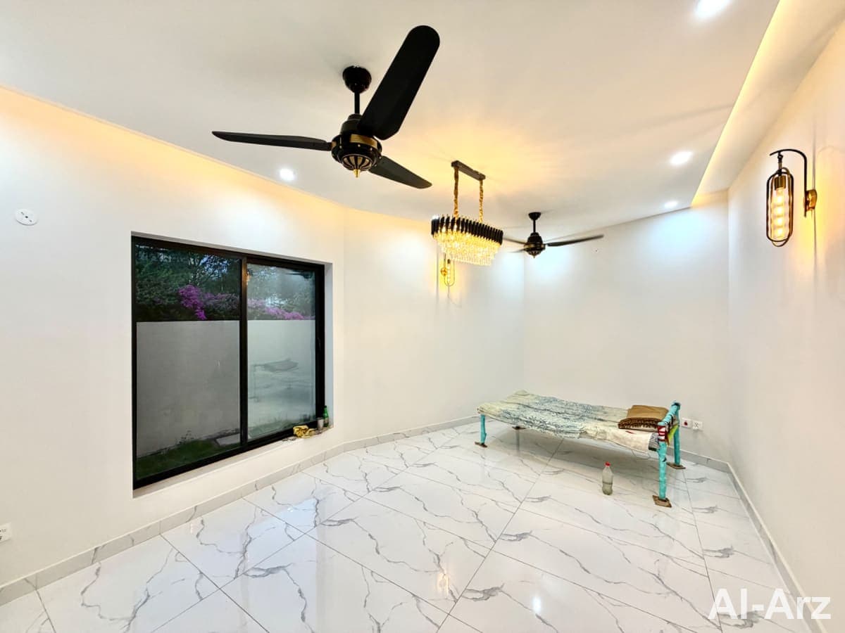 10 marla house for sale — image 4