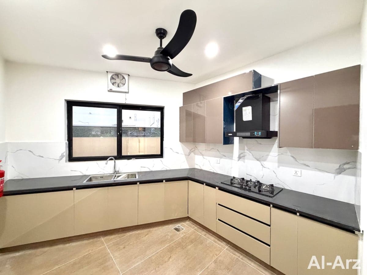 10 marla house for sale — image 8