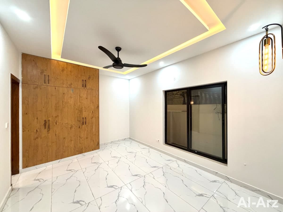 10 marla house for sale — image 9