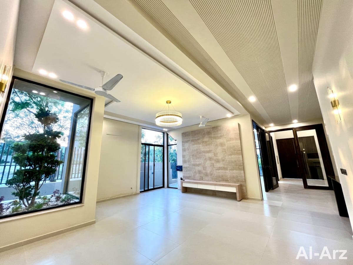 Elegant corner one kanal house for sale with modern aesthetics — image 7