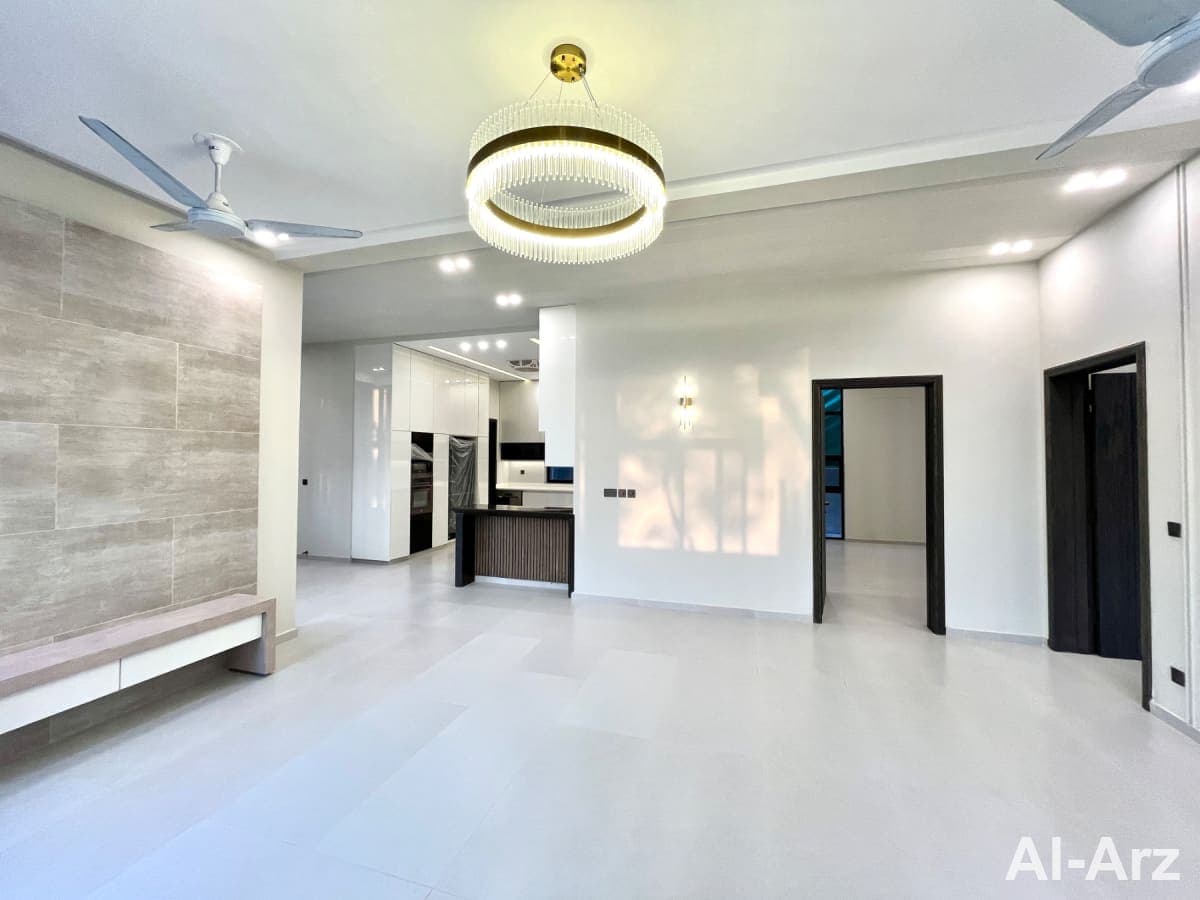 Elegant corner one kanal house for sale with modern aesthetics — image 10